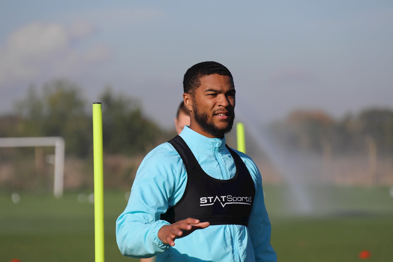 https://www.brentfordfc.com/siteassets/images/football/2021-22/brentford-b/training-pictures/21121/jr.jpg