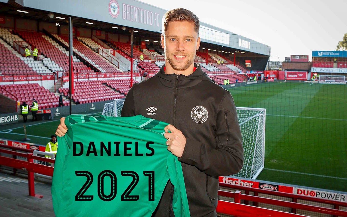 Luke Daniels signs new Brentford contract