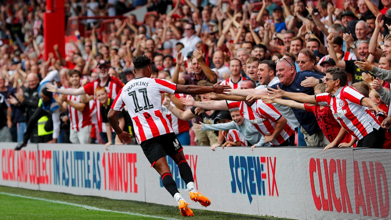 Win a signed ball from The Bees 