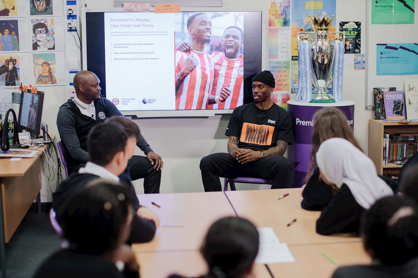 https://www.brentfordfc.com/siteassets/images/premier-league-news-stories/ivan-nrfr-event/pl-ps-brentford-fc-29apr22-3403.jpg