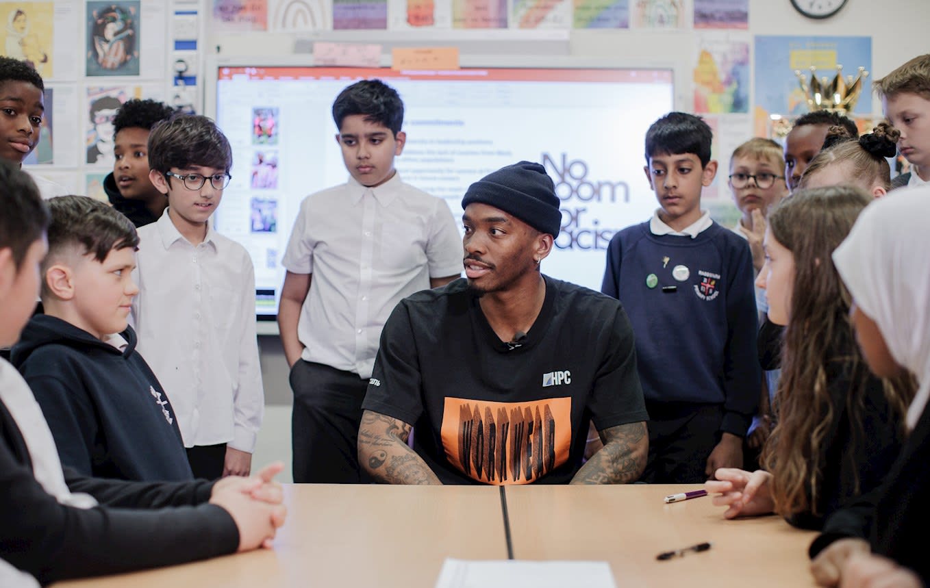 https://www.brentfordfc.com/siteassets/images/premier-league-news-stories/ivan-nrfr-event/pl-ps-brentford-fc-29apr22-3557.jpg