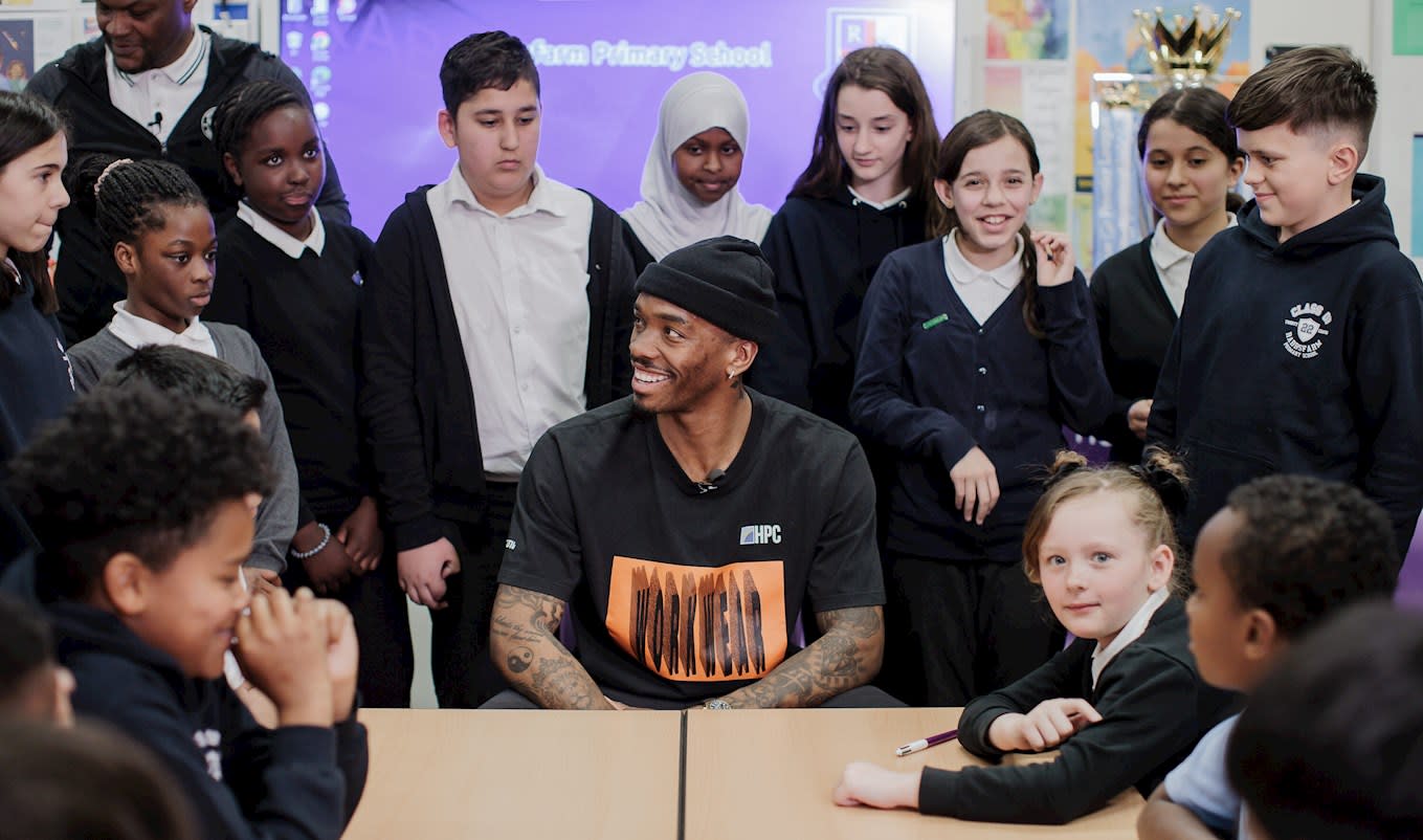 https://www.brentfordfc.com/siteassets/images/premier-league-news-stories/ivan-nrfr-event/pl-ps-brentford-fc-29apr22-3565.jpg