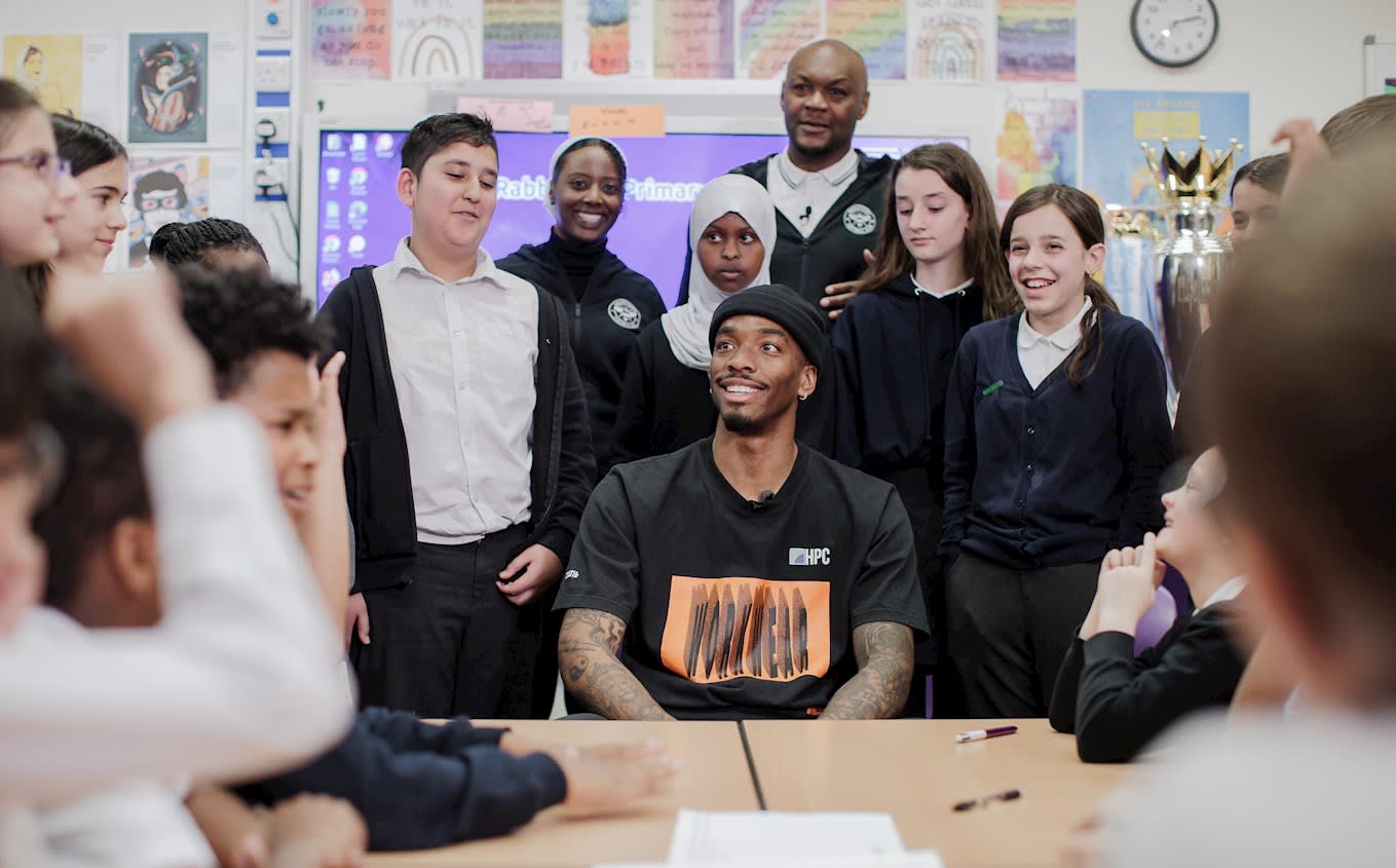 https://www.brentfordfc.com/siteassets/images/premier-league-news-stories/ivan-nrfr-event/pl-ps-brentford-fc-29apr22-3602.jpg