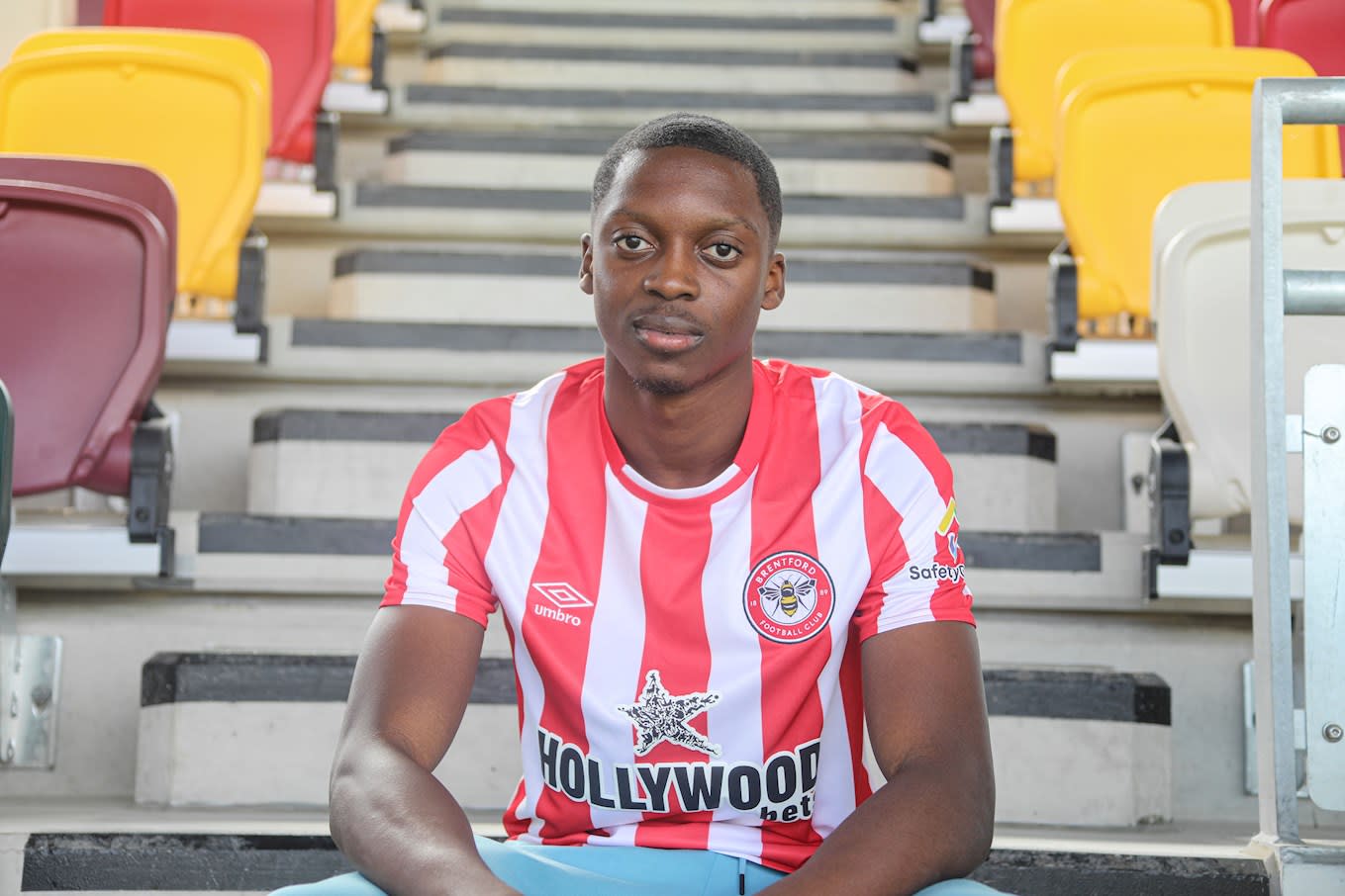 Val Adedokun signs for Brentford B