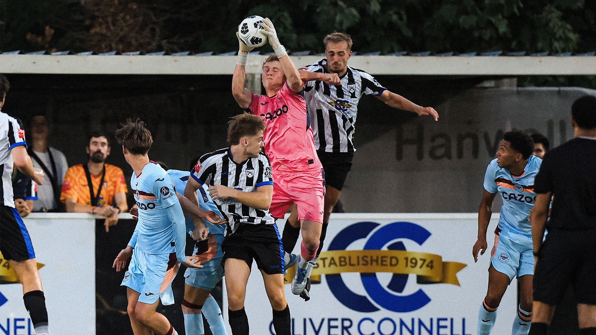 Reggie_Rose_catch_v_Hanwell_Town_LSC_final_g77v4k