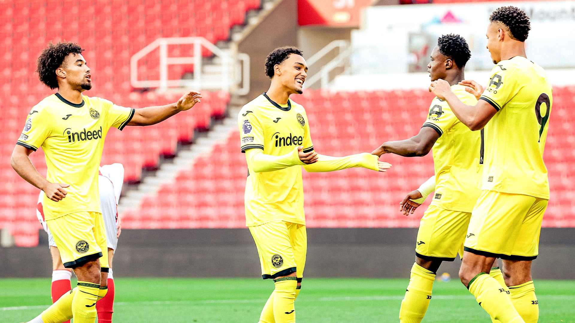 Theo_Mawene_v_Stoke_City_ltqfzj
