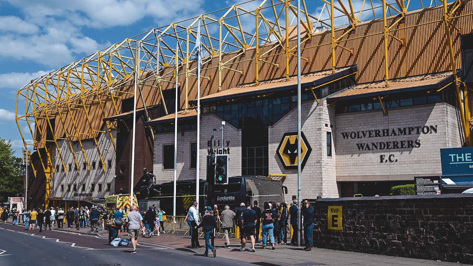 Wolves GV