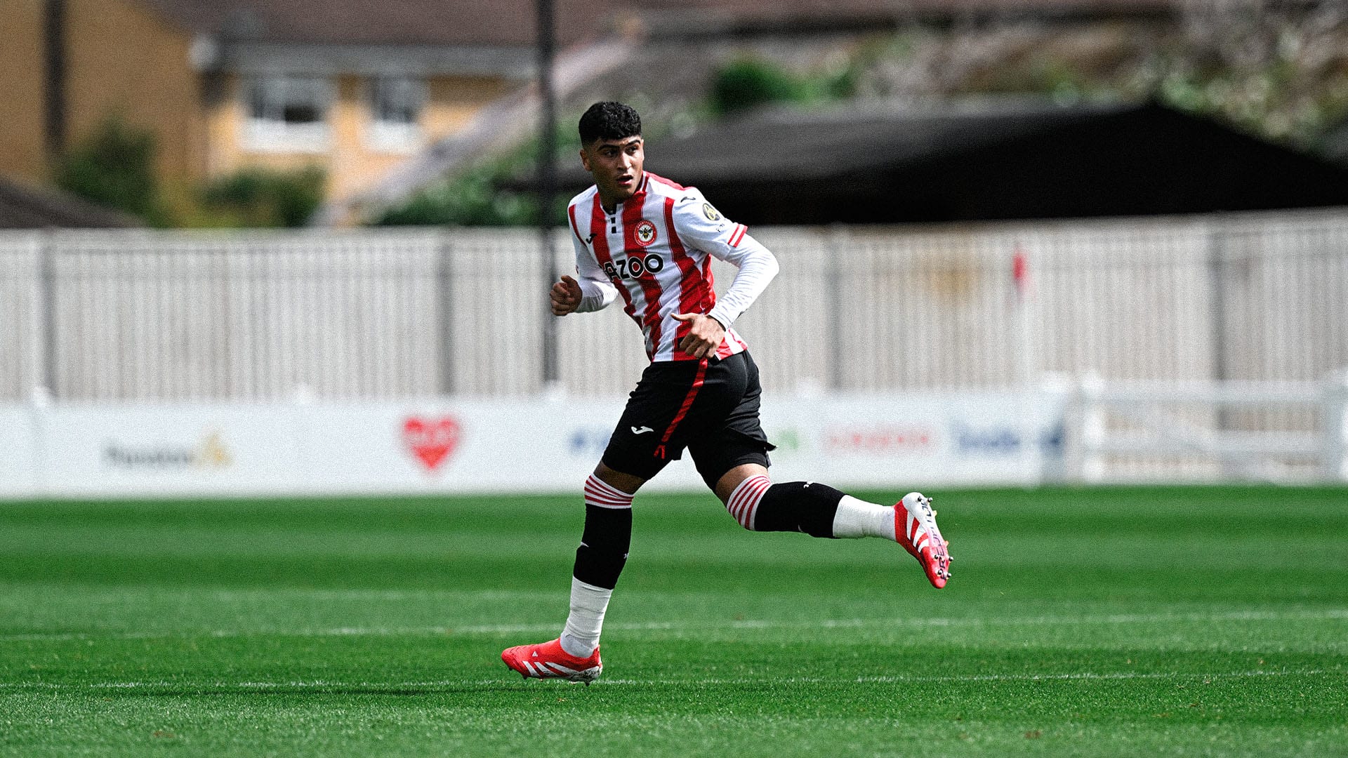 Yunus_Konak_v_Sheffield_United_tpogrw