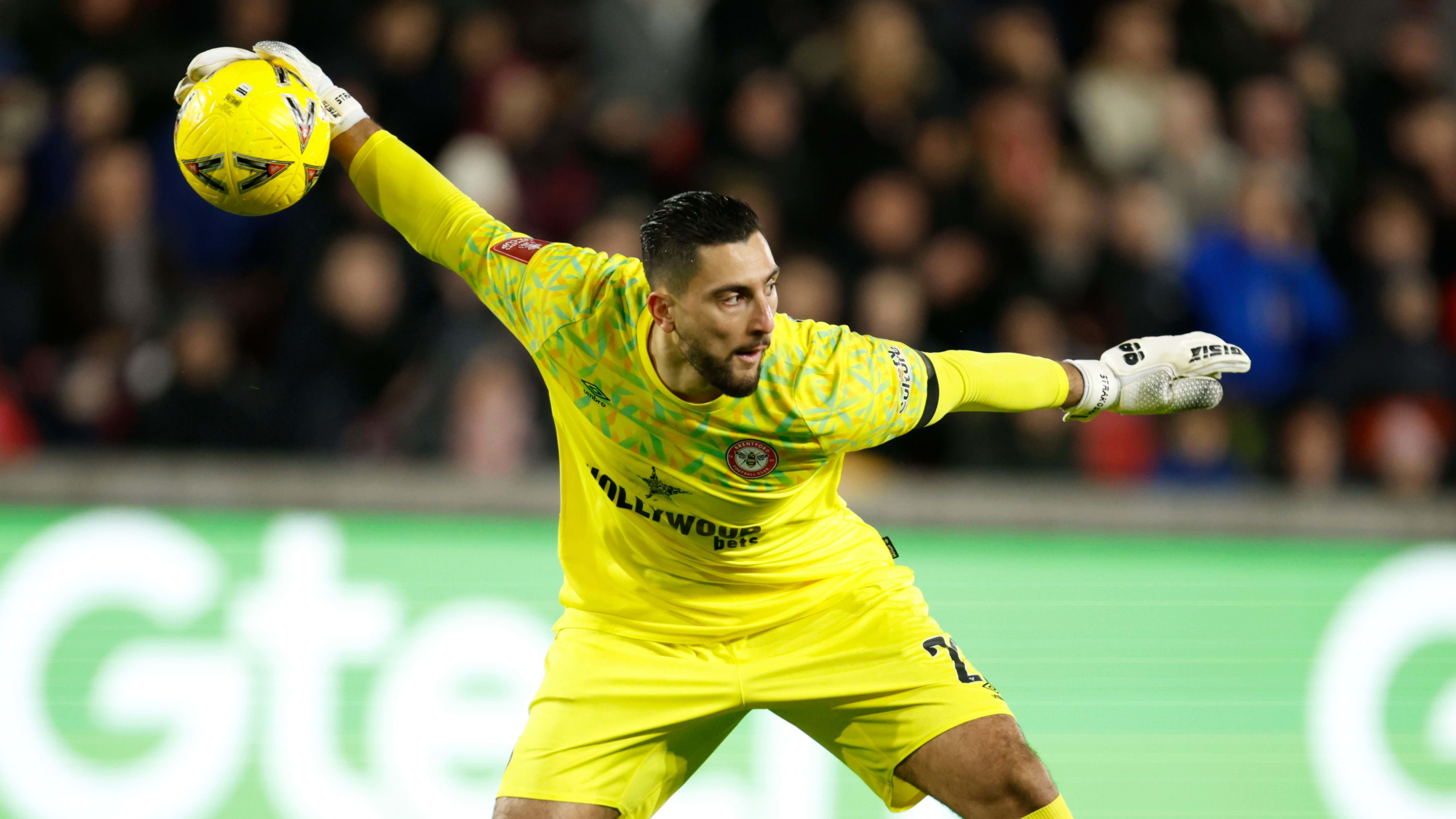 tottenham goalkeeper kit 23/24