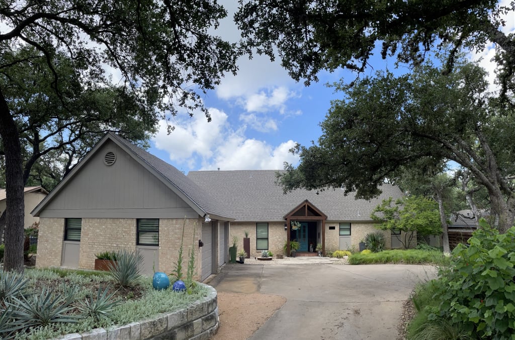 Tan brick ranch home: client's before photo