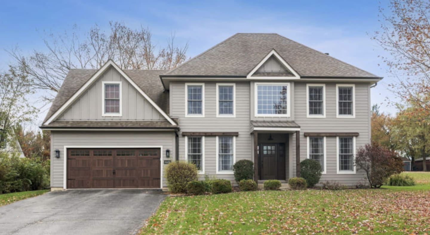 Real-life Colonial home transformation based on a brick&batten exterior design.