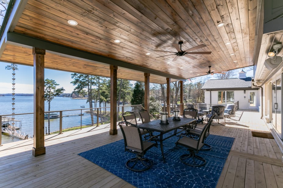 Modern Lake House Carport