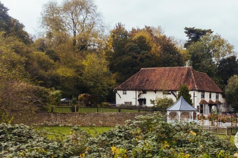 30 Beautiful Outdoor Wedding Venues In The Uk Wedding Advice