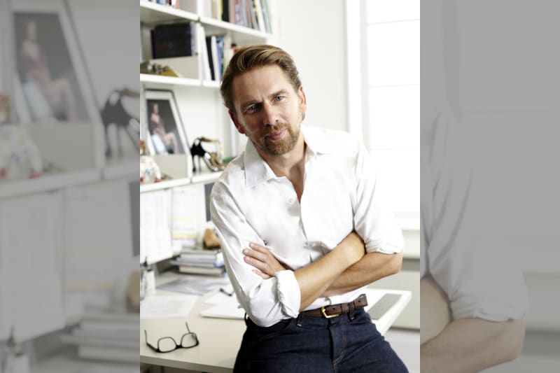 www.bridebook.co.uk-rupert-sanderson