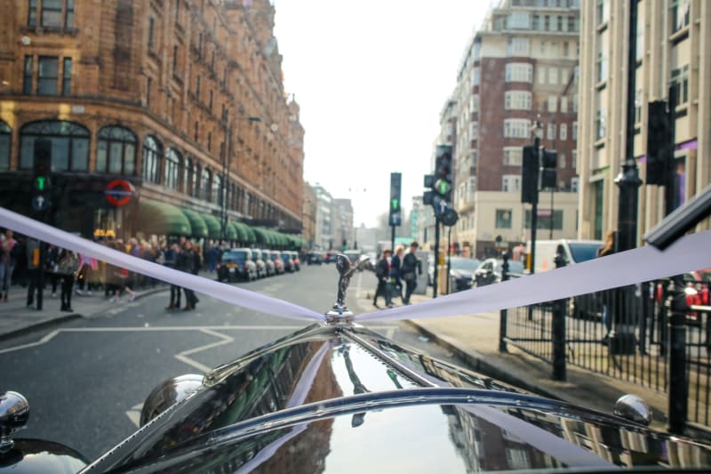 South East | Greater London | London | Autumn | Classic | Elegant | White | Gold | City Hotel | Real Wedding | Hajley Photography #Bridebook #RealWedding #WeddingIdeas Bridebook.co.uk 