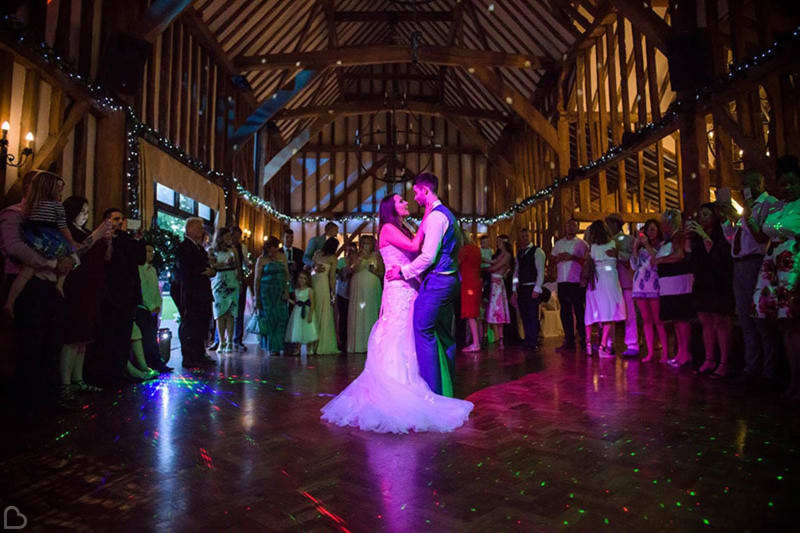 newlyweds dance at crondon park golf glub