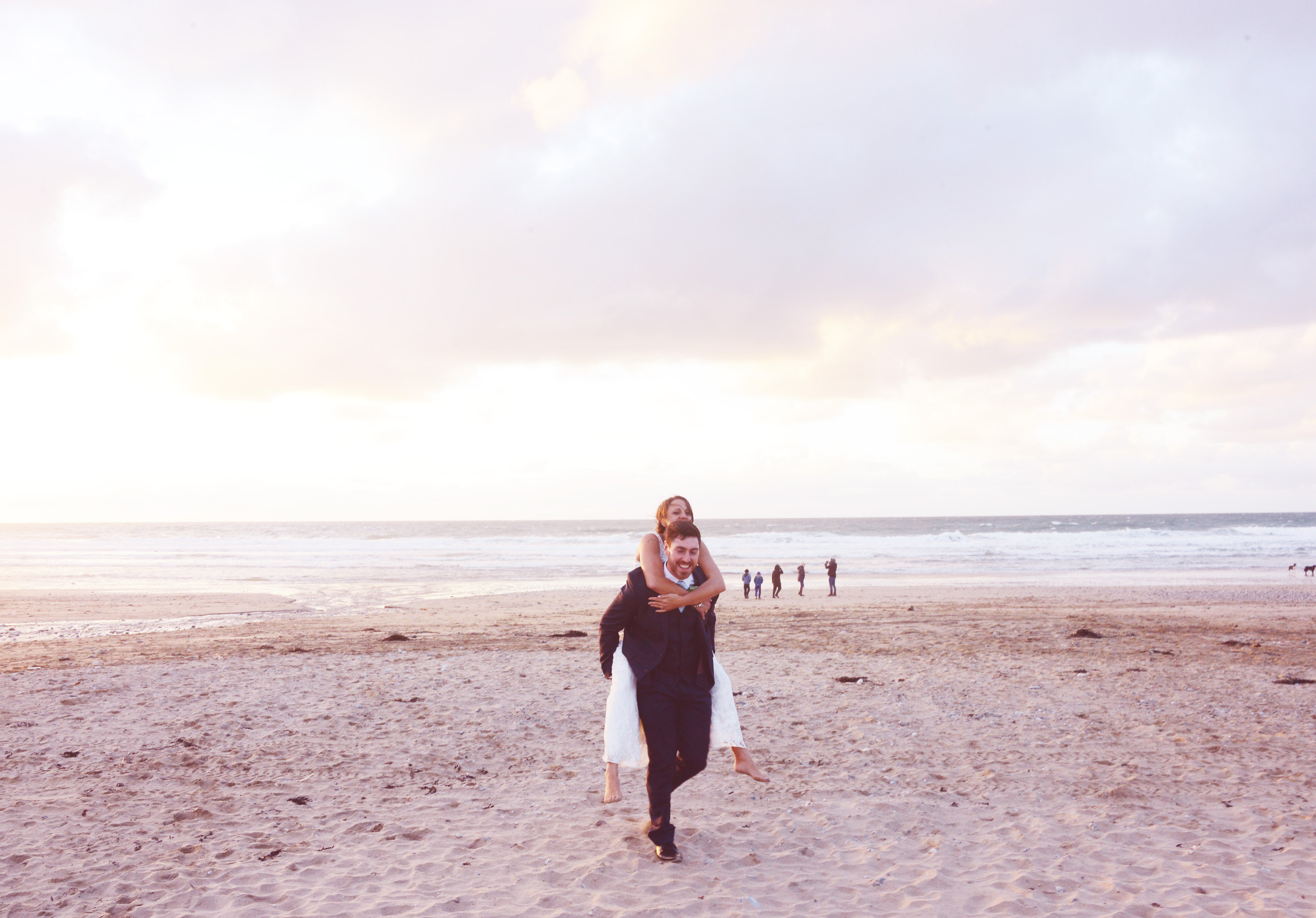 Alison & Neil in Cornwall (Beach + Starfish)