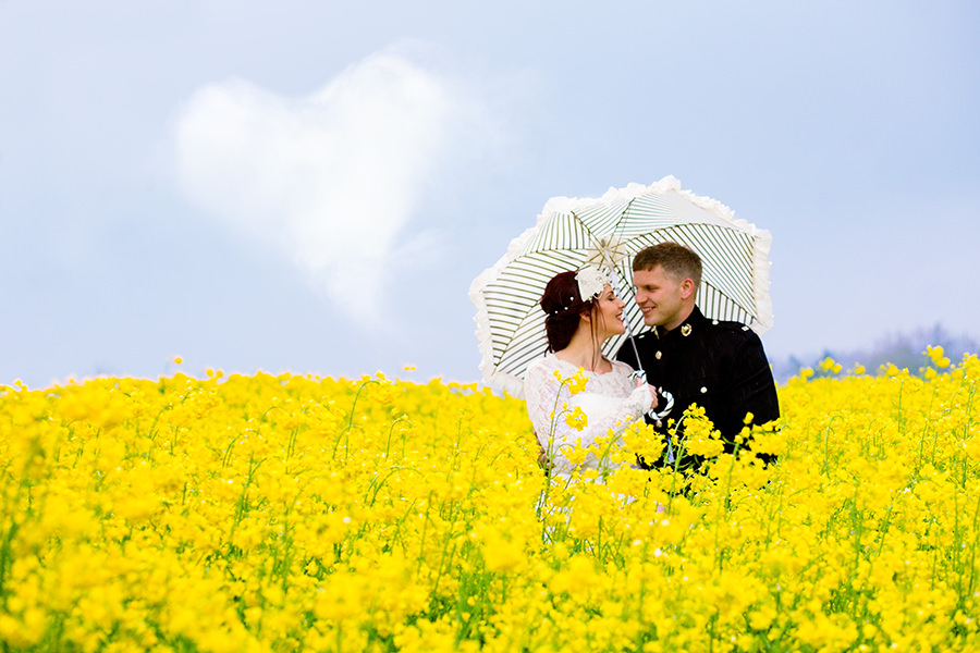 Kirsty & Luke in Wales (Umbrellas + Fascinator)