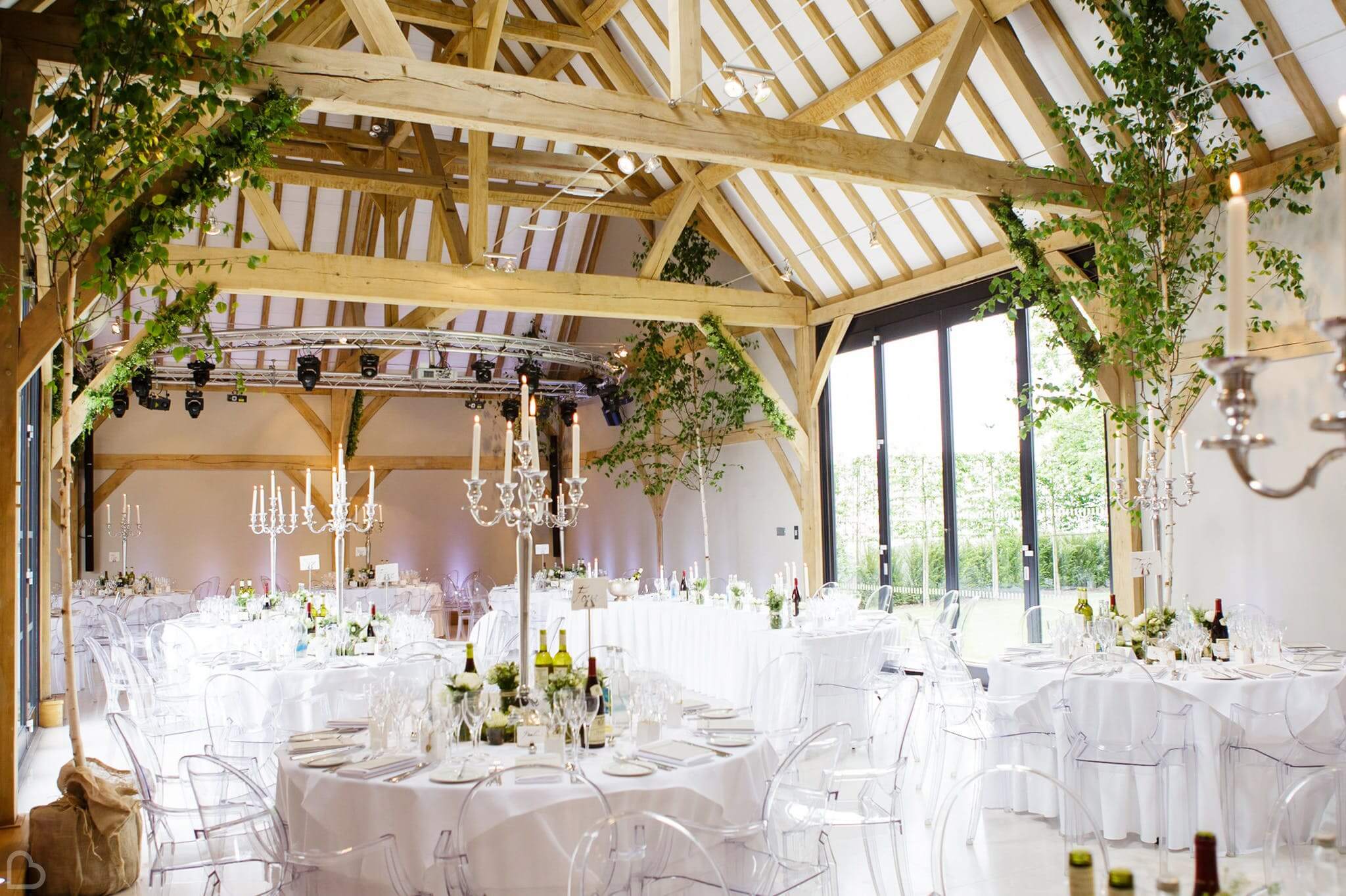 Redhouse Barn ready for a wedding lunch