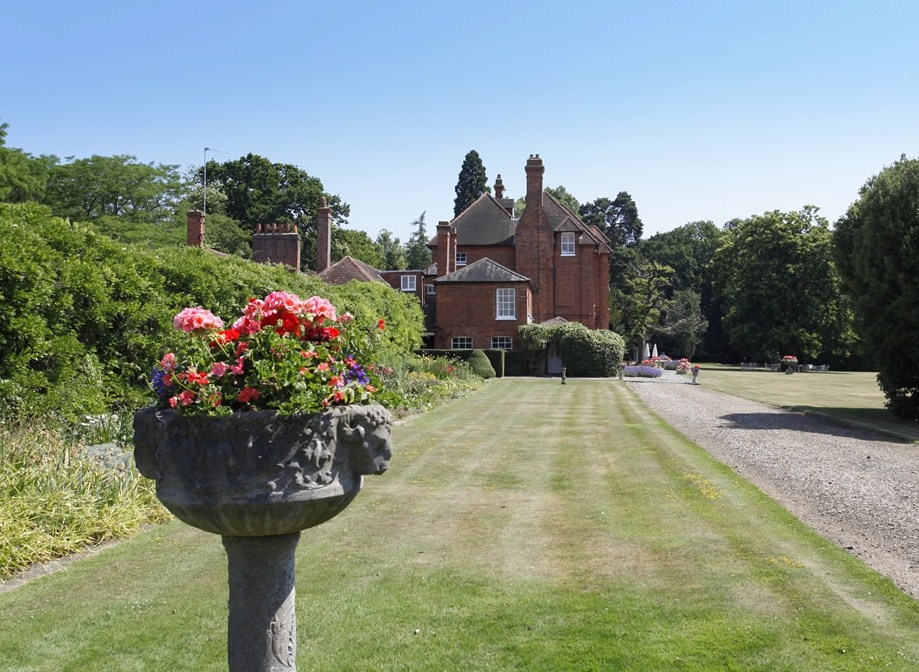 The Stubbings Sstate viewed through the entrance lawn.