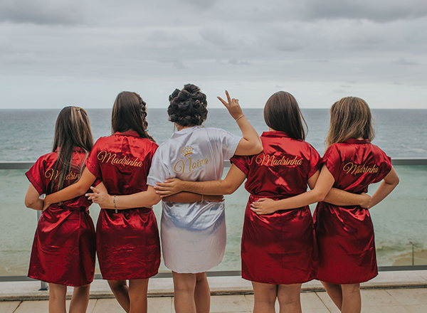 Bridal Party Gifts – Who Do I Need to Buy a Gift For?