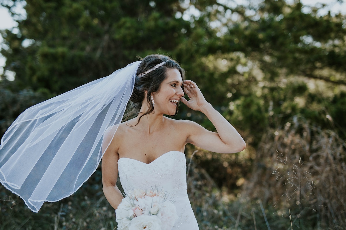 How to Choose a Wedding Dress in 3 Steps