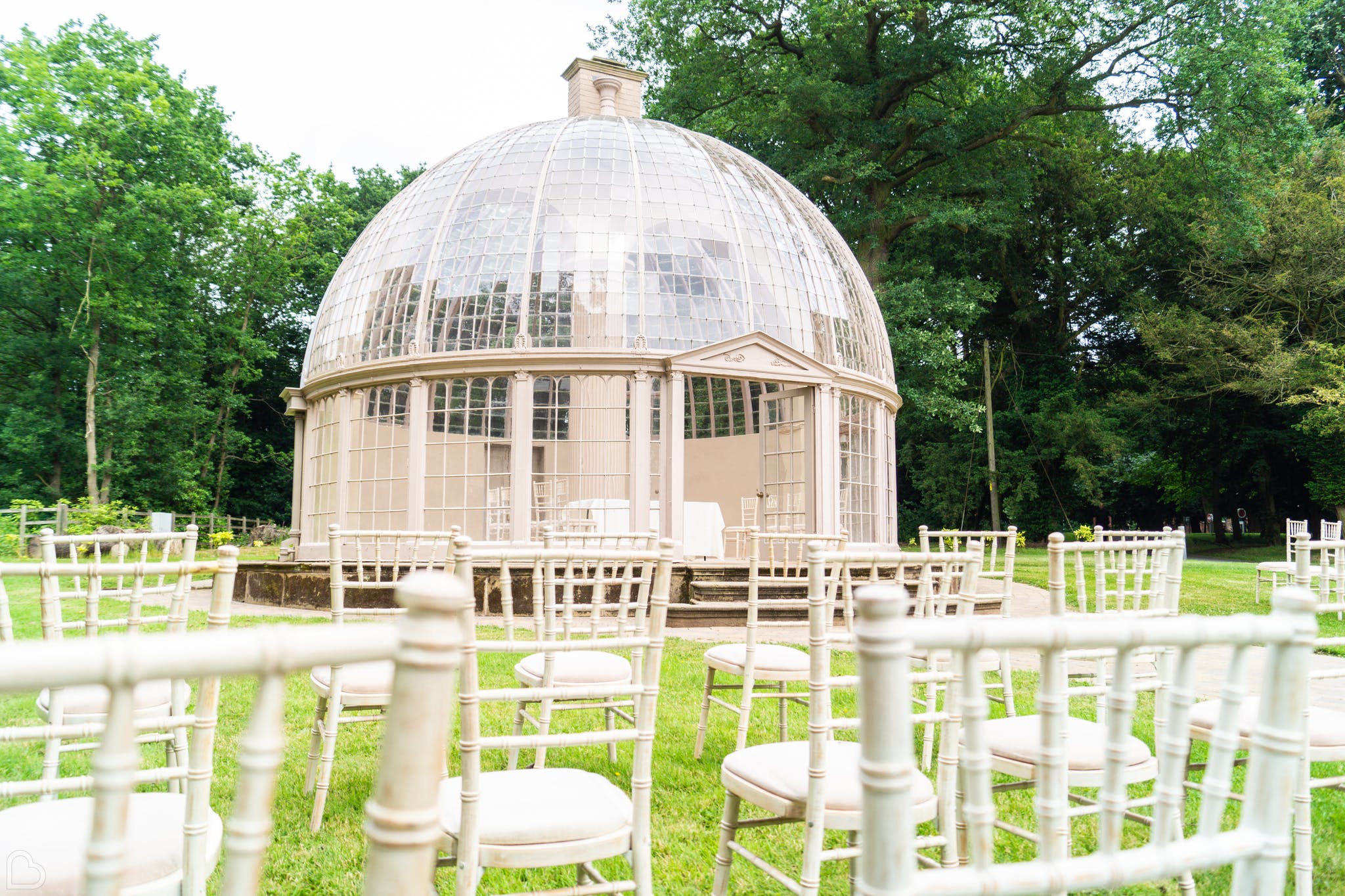 beautiful outdoors ceremony at hilton hall.