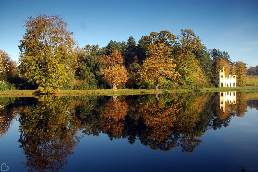 Lake at conservatory at painshill 