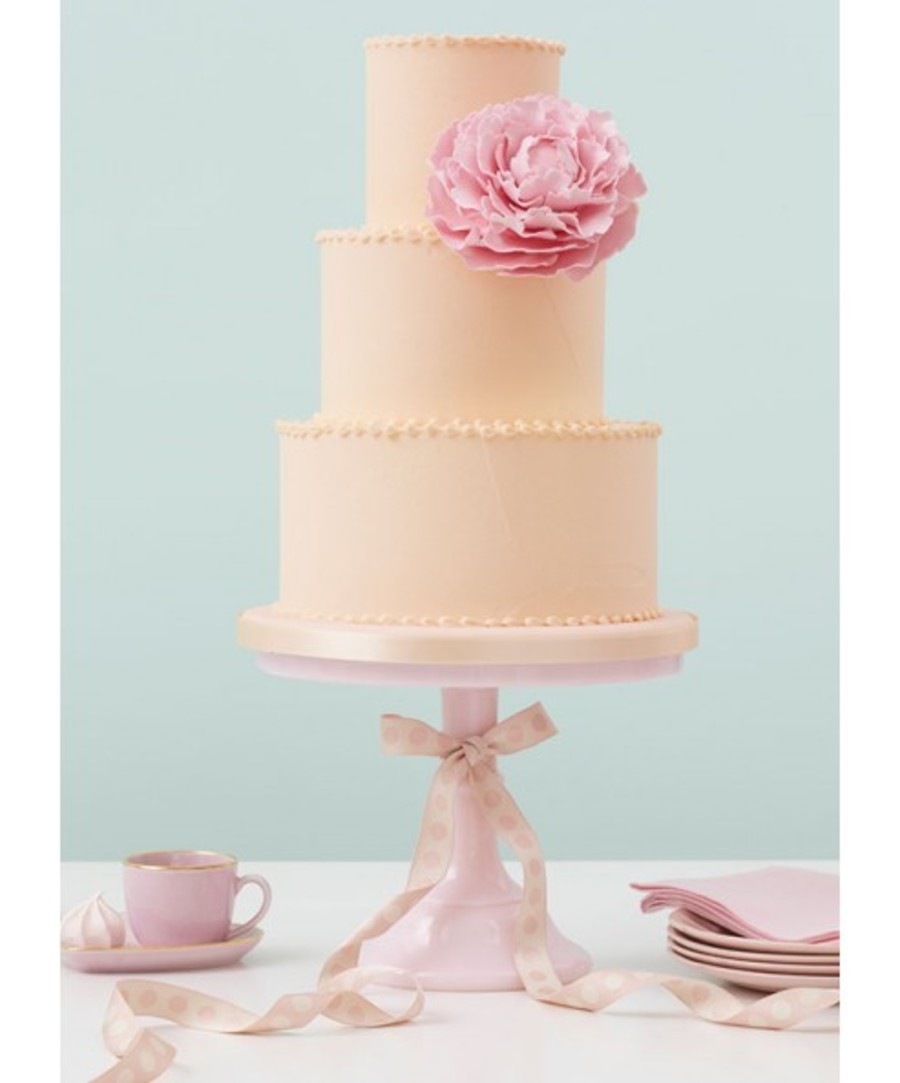 Cost of wedding cake for 70