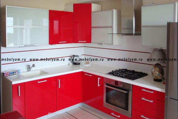 Кухня на заказ (МДФ) Красный