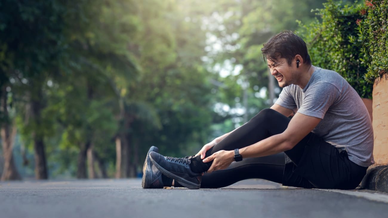 Cedars-Sinai investigators are studying specialized engineered stem cells in hopes of creating a new therapy to heal injured tendons. Photo by Getty.