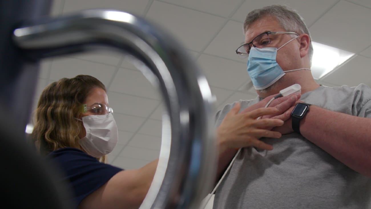 Stephen Lummus participates in an exercise program as part of UT Southwestern’s COVID Recover program, aimed at helping those suffering from longer-term effects of COVID-19.