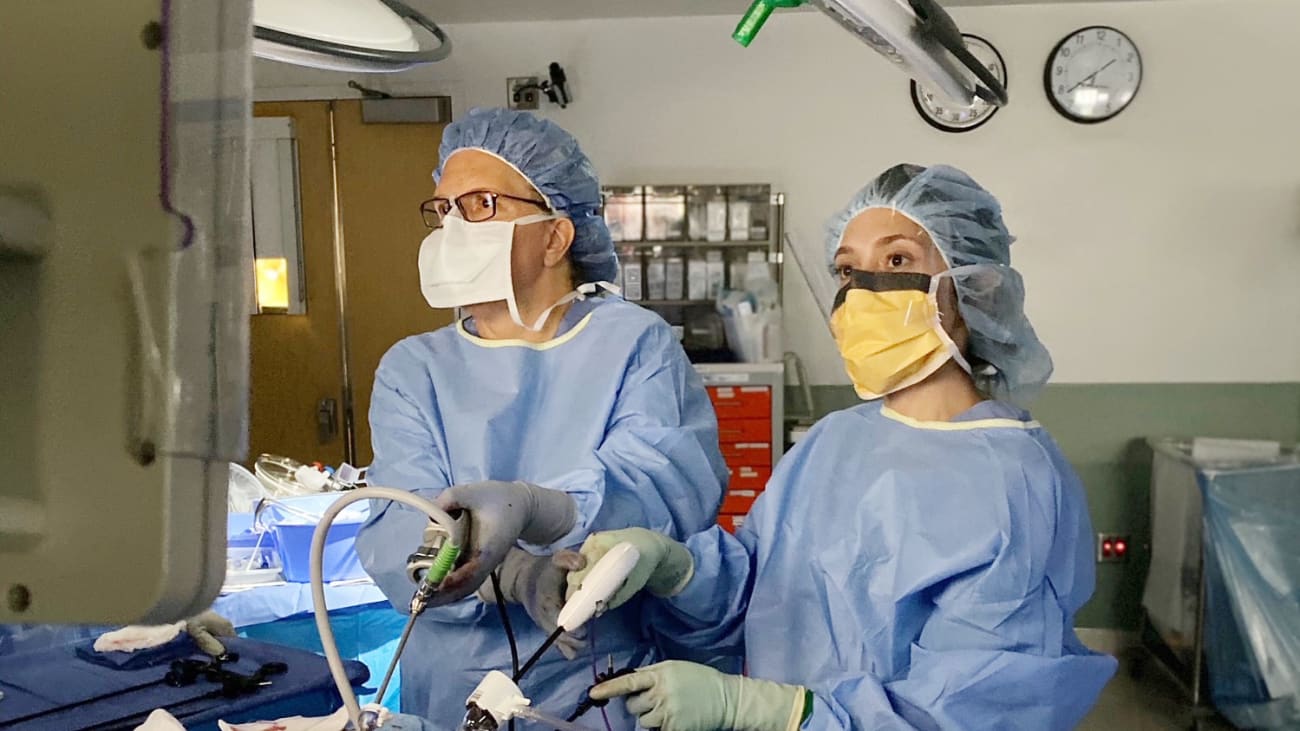 Sanziana Roman, MD (left) and Claire Graves, MD (right)