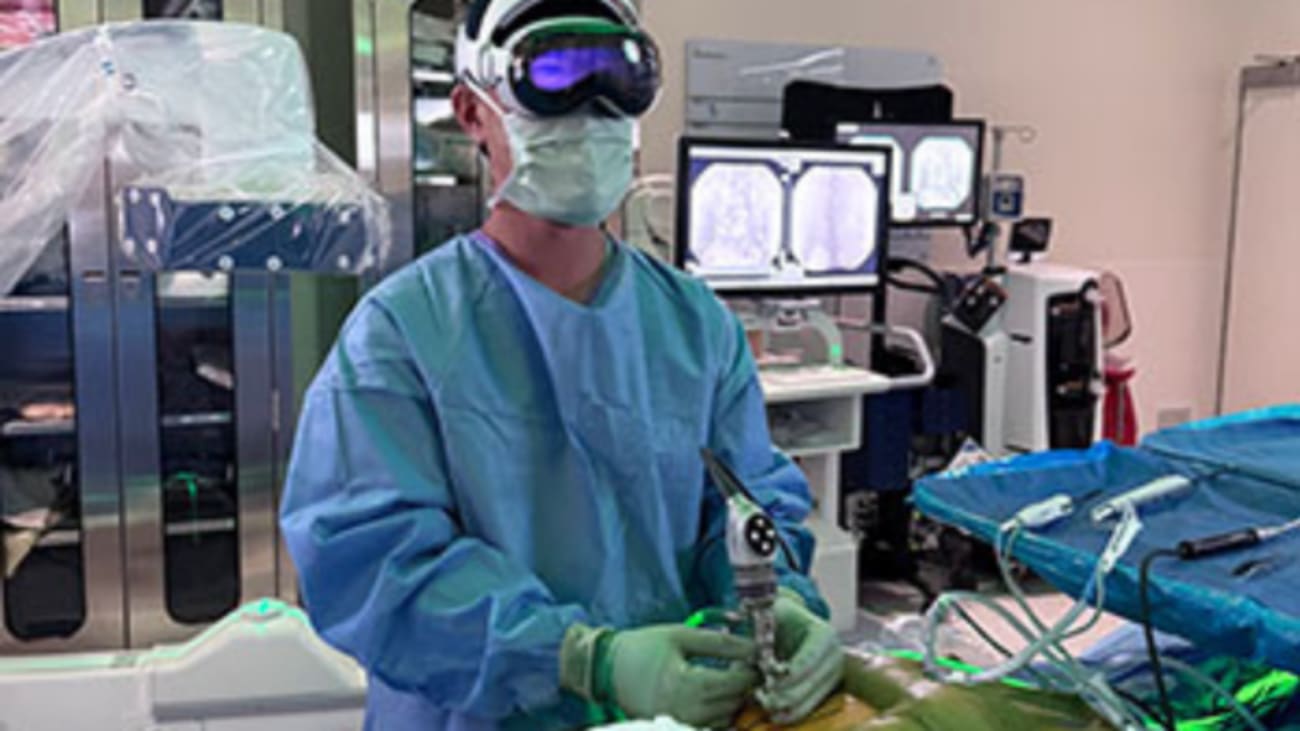Realspine Endoscopy UCI Health surgeon performs world’s first AR-guided endoscopic spine ...