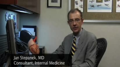 Noninvasive measurement of central vascular pressures with arterial tonometry