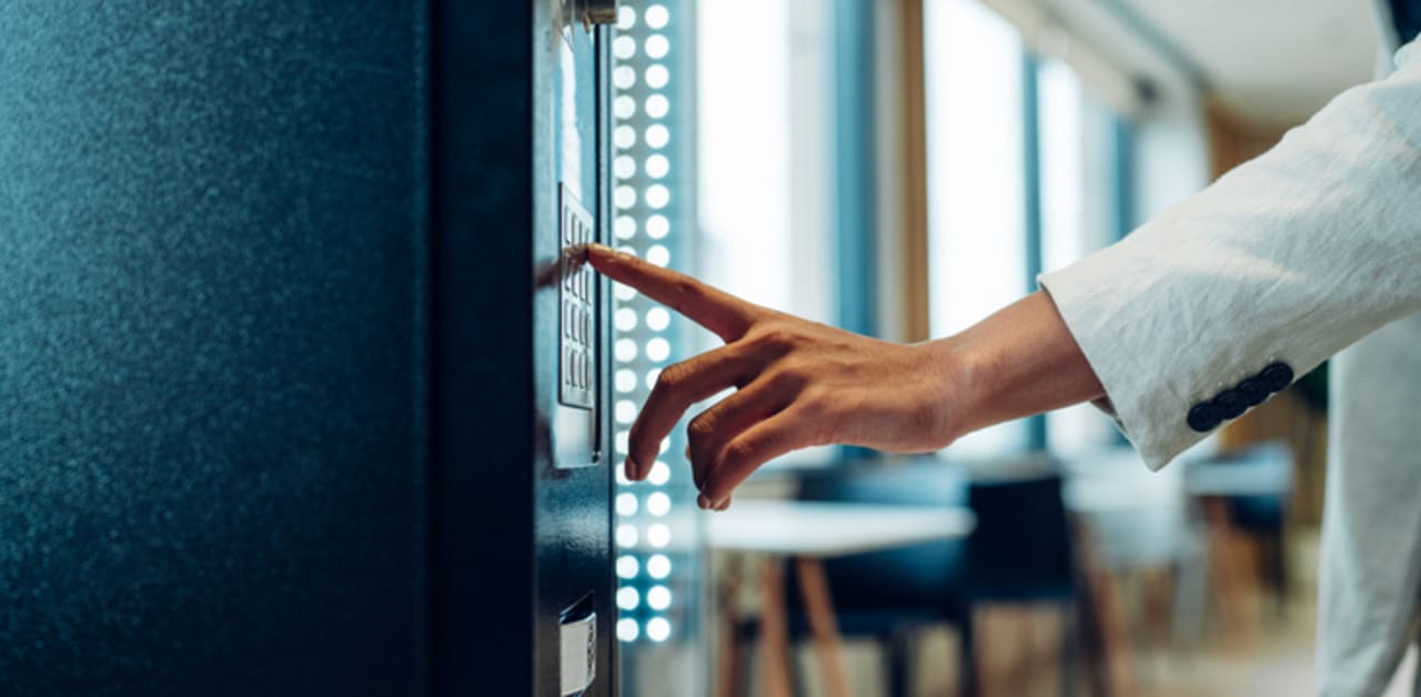 Vending machines - share of products sold in the U.S. 2009-2010| Statista How many people die by vending machines a year