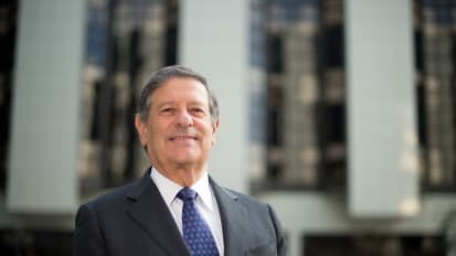 Cedars-Sinai Pioneer in Neuroendocrinology Honored for Achievements