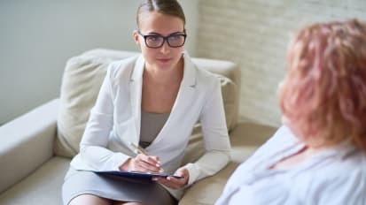 What can weight loss patients expect on their first visit to the psychologist?