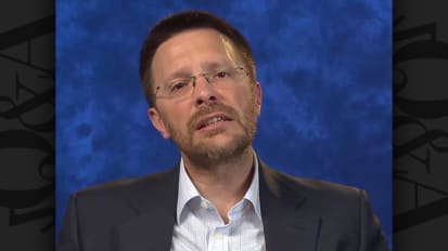 How is NGS sequencing used in the setting of basket trials designed to evaluate the role of genomic alterations and matched therapies to improve outcomes in patients with cancer? (Spanish)