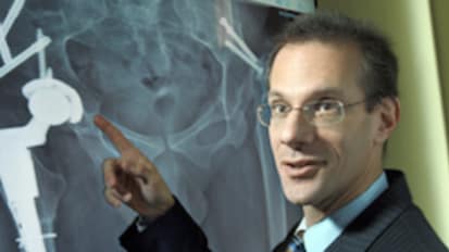 Expertise Streamlines Care for Hip and Knee Arthroplasty