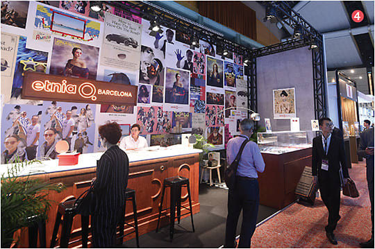 ➍ The Fair’s Brand Name Gallery was home to many familiar names reaching the Asian market.