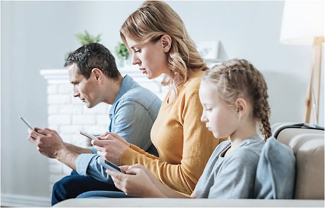 DMYTRO ZINKEVYCH / SHUTTERSTOCK.COM