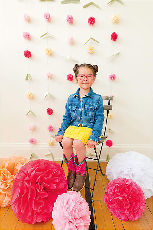 FLOWER CHILD
On Lucy Quinn: Swing Eyewear style TR070 in color 010 from Tekā Eyewear is a memory-flexible, hypoallergenic, and virtually unbreakable frame.