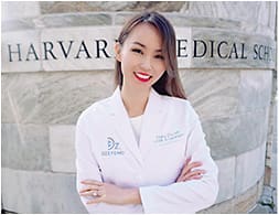 Photos featuring doctors wearing whitecoats achieve high engagement levels.