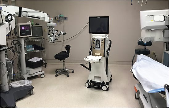 Figure 1. Alcon’s LenSx (center)