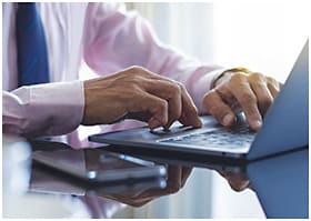 Keep track of the tolerability and efficacy of trialed drugs. NIKCOA/stock.adobe.com