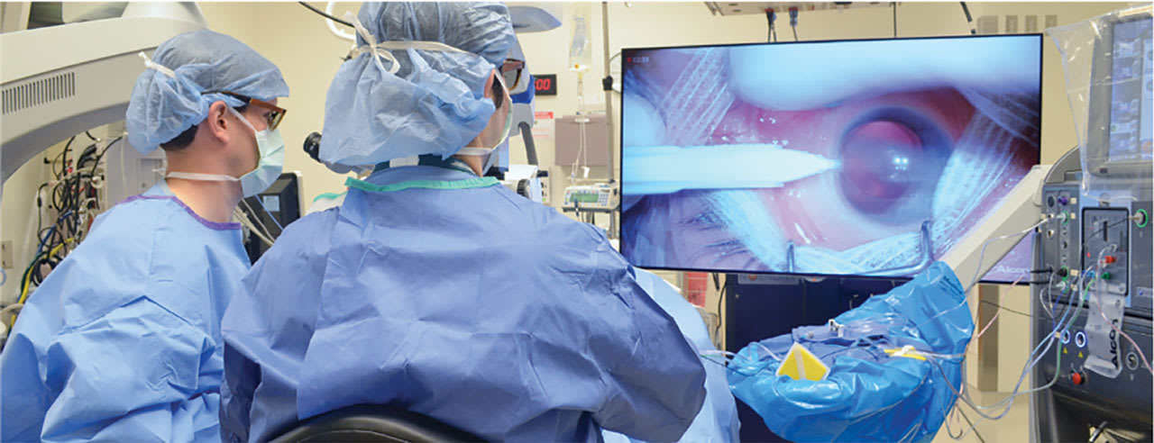 <p><strong>Figure 1. </strong>In addition to enhancing ergonomics, heads-up visualization systems significantly improve surgical education by allowing medical students and residents to view the operative field exactly as the surgeon sees it. <em>Image courtesy John B. Miller, MD.</em></p>