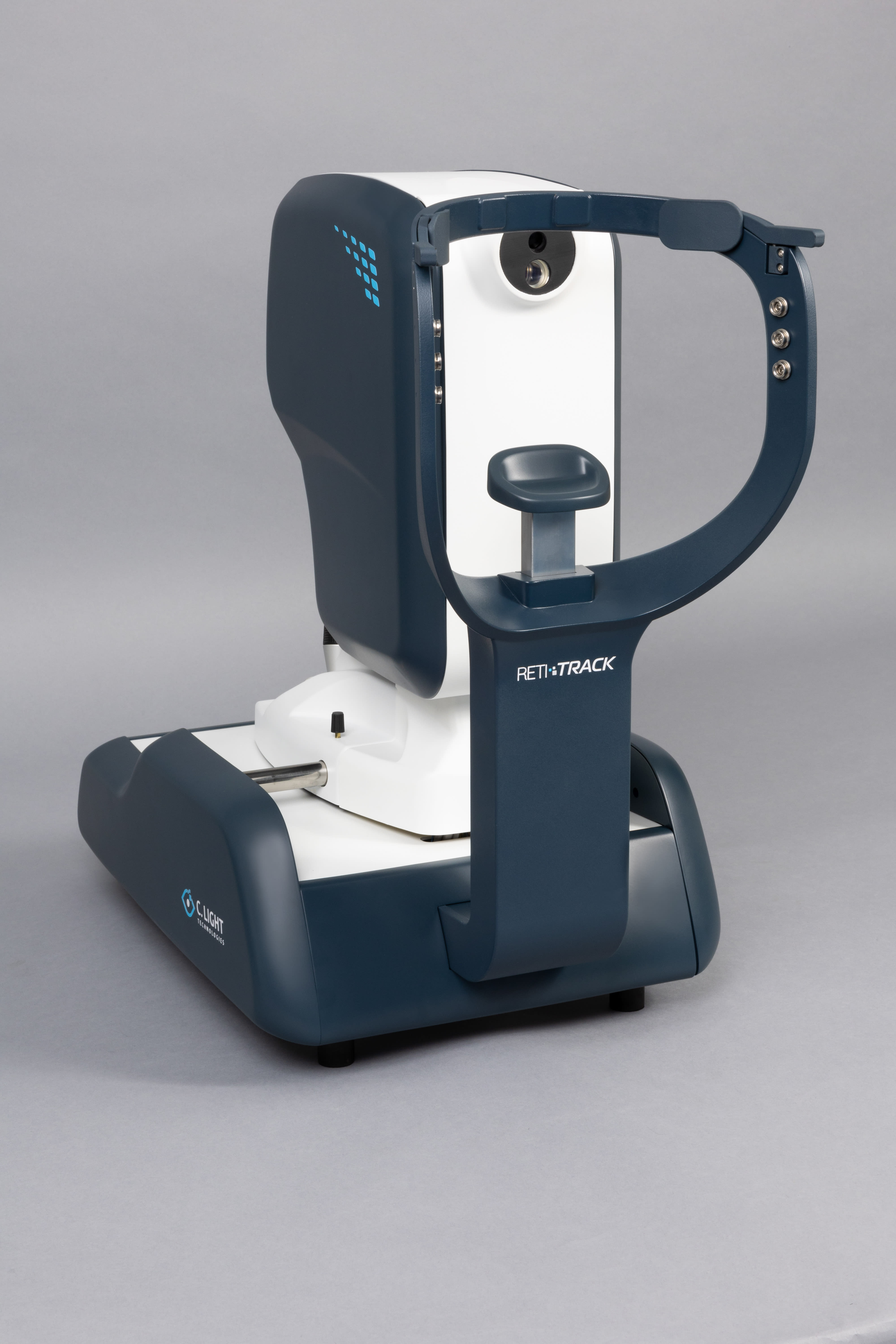 The C. Light Technologies Retitrack oculomotor monitor.