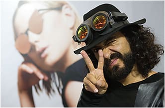 Attendees show up in style