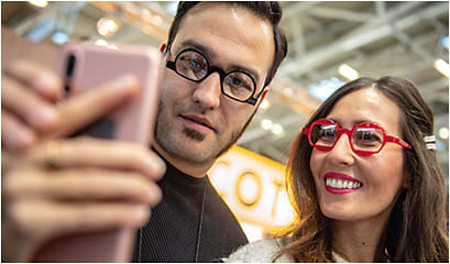 Eyewear bloggers take a selfie in specs.
PHOTOS: GHM